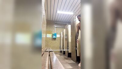 Men in Locker Rooms Gay Porn Video (76)