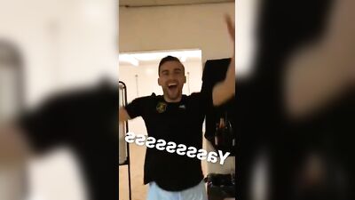 Men in Locker Rooms Gay Porn Video (23)