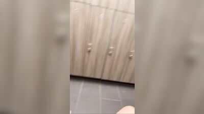 Men in Locker Rooms Gay Porn Video (4)