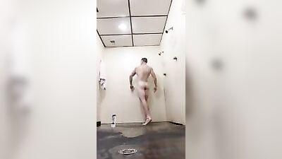Men in Locker Rooms Gay Porn Video (104)