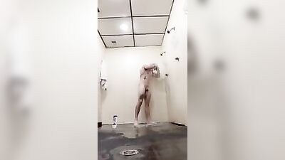 Men in Locker Rooms Gay Porn Video (104)