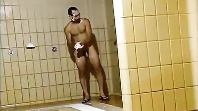 Men in Locker Rooms Gay Porn Video (83)