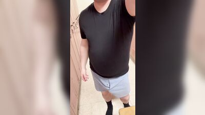 Men in Locker Rooms Gay Porn Video (73)