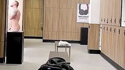 Men in Locker Rooms Gay Porn Video (7)