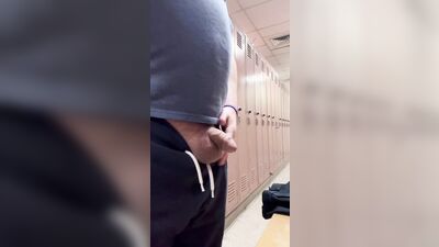 Men in Locker Rooms Gay Porn Video (49)