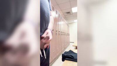 Men in Locker Rooms Gay Porn Video (49)