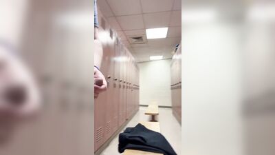 Men in Locker Rooms Gay Porn Video (49)