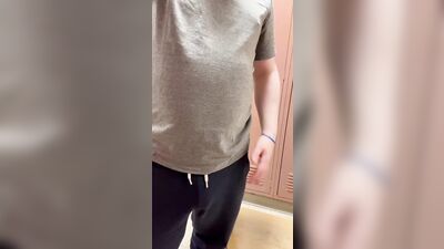 Men in Locker Rooms Gay Porn Video (81)