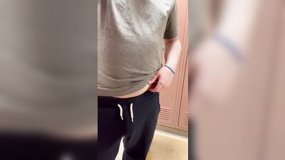 Men in Locker Rooms Gay Porn Video (81)