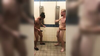 Men in Locker Rooms Gay Porn Video (168)