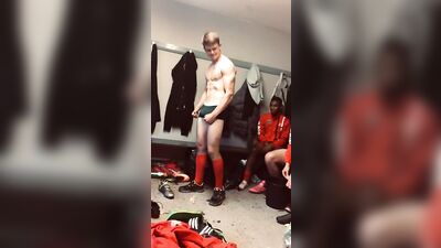 Men in Locker Rooms Gay Porn Video (45)