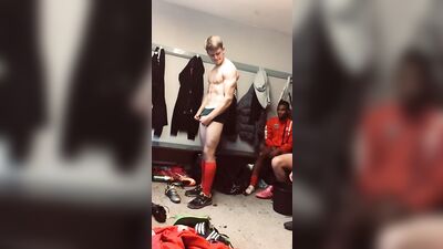 Men in Locker Rooms Gay Porn Video (45)