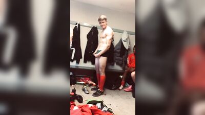 Men in Locker Rooms Gay Porn Video (45)