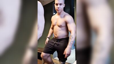 Men in Locker Rooms Gay Porn Video (107)