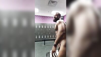 Men in Locker Rooms Gay Porn Video (115)