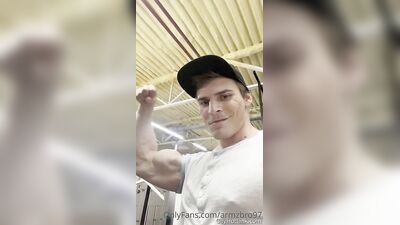 of - armzbro97 of - armzbro97 0760
