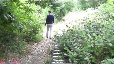 Cruising in the park - free gay porn