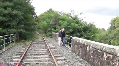 Cruising in the park - free gay porn