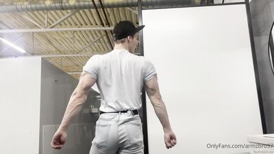 armzbro97 armzbro97 0939 - free gay porn