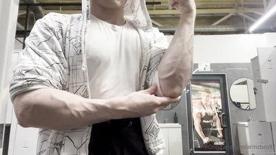 armzbro97 armzbro97 0011 - free gay porn