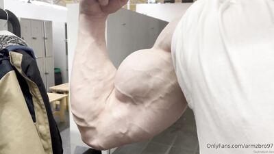 armzbro97 armzbro97 0950 - free gay porn