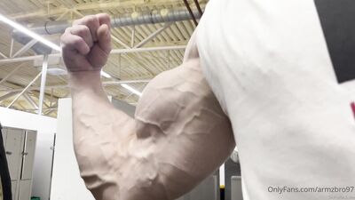 armzbro97 armzbro97 0950 - free gay porn
