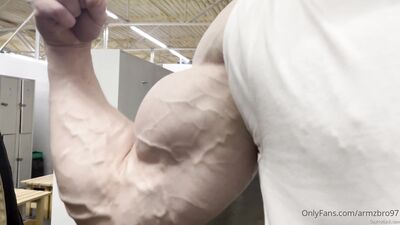 armzbro97 armzbro97 0950 - free gay porn