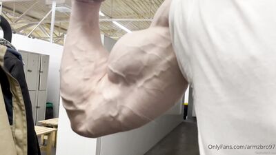 armzbro97 armzbro97 0950 - free gay porn