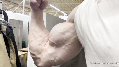 armzbro97 armzbro97 0950 - free gay porn