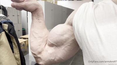 armzbro97 armzbro97 0950 - free gay porn