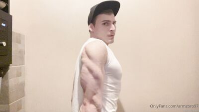 armzbro97 armzbro97 0989 - free gay porn