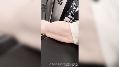 armzbro97 armzbro97 0458 - free gay porn