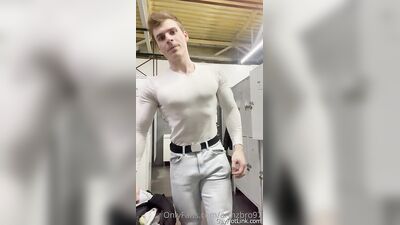 armzbro97 armzbro97 1500 - free gay porn