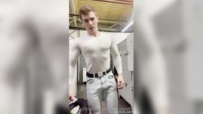 armzbro97 armzbro97 1500 - free gay porn