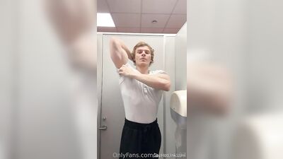 armzbro97 armzbro97 1067 - free gay porn