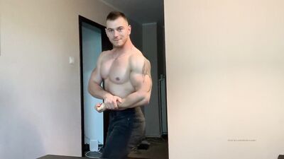 Bodyouwant nude Flexing & stroking 1