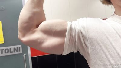 armzbro97 armzbro97 1191 - free gay porn