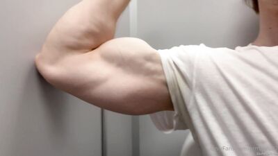 armzbro97 armzbro97 0926 - free gay porn