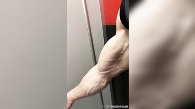 armzbro97 armzbro97 1180 - free gay porn