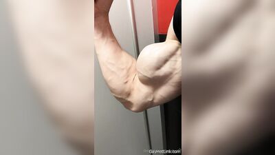 armzbro97 armzbro97 1180 - free gay porn