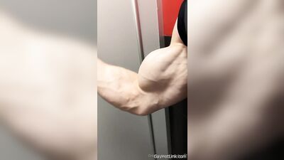 armzbro97 armzbro97 1180 - free gay porn