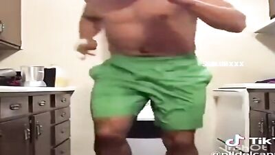 TikTok Bulges - SEGLUBXXX
