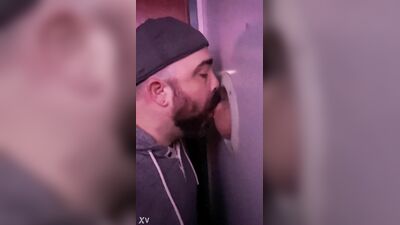 Fun Time at the Glory Hole (110)