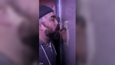 Fun Time at the Glory Hole (110)
