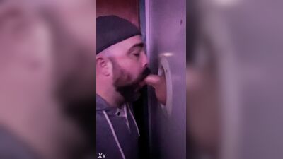 Fun Time at the Glory Hole (110)