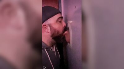 Fun Time at the Glory Hole (110)