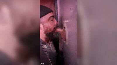 Fun Time at the Glory Hole (110)