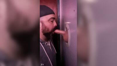 Fun Time at the Glory Hole (110)