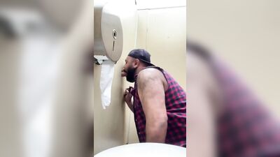 Fun Time at the Glory Hole (78)