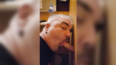 Fun Time at the Glory Hole (138)